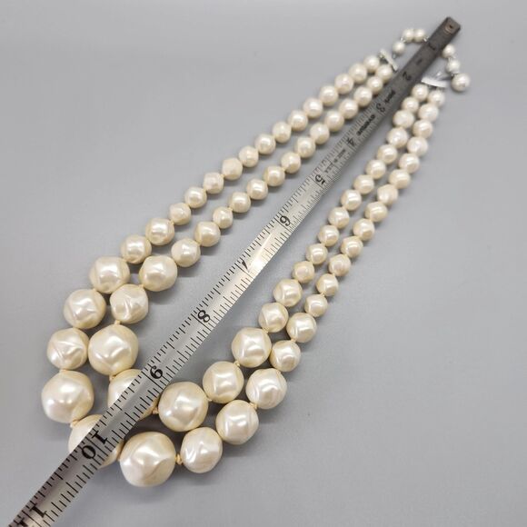 VTG Chunky Pearl Tone Double Strand Necklace Graduated Beads Hand Strung Japan - Picture 7 of 10